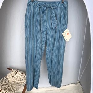 Linen travel pant wide leg pockets